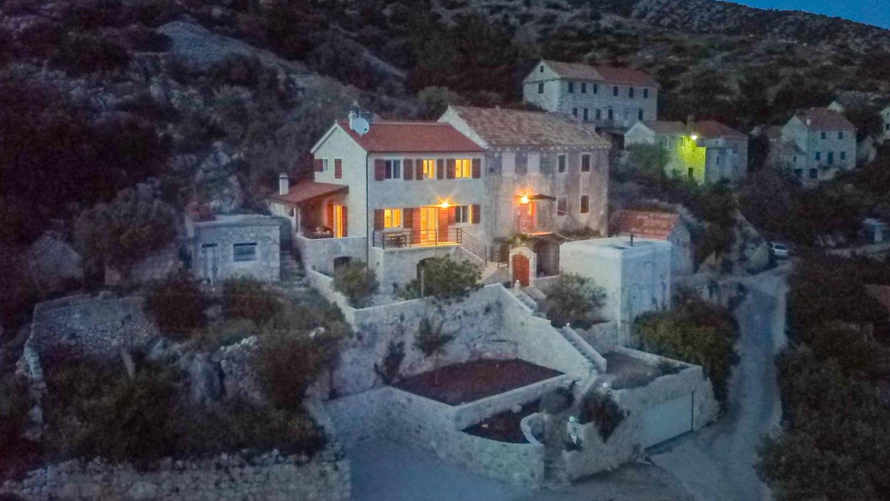 Feriehus Nautilus-bay Steinhaus Im Dorf Von Fuer 2-7 Personen, 3 Schlafzimmer Zavala